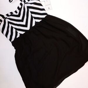 - NWT Volcom Zig Zag Dress 7